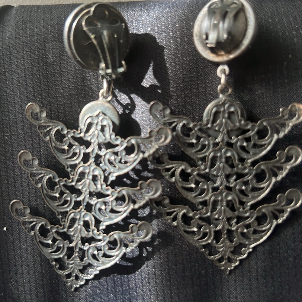 *Vintage Rare clip-on 80’s Designer Cache’ large sparkly rhinestone earrings! - Picture 3 of 4